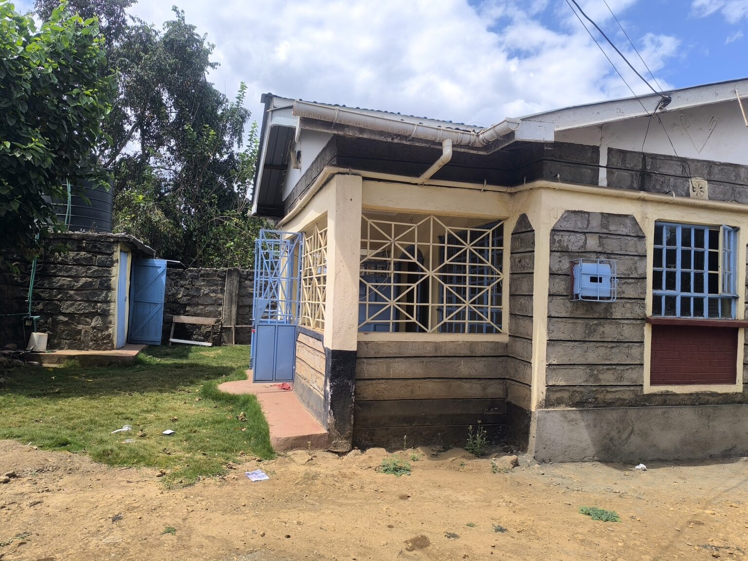 Sheila Entrance (side view)